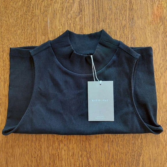 NWT The ribbed mockneck tank black size small - Picture 4 of 4